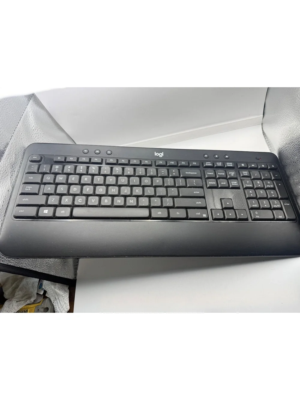 Logitech K540e Wireless Keyboard - no dongle